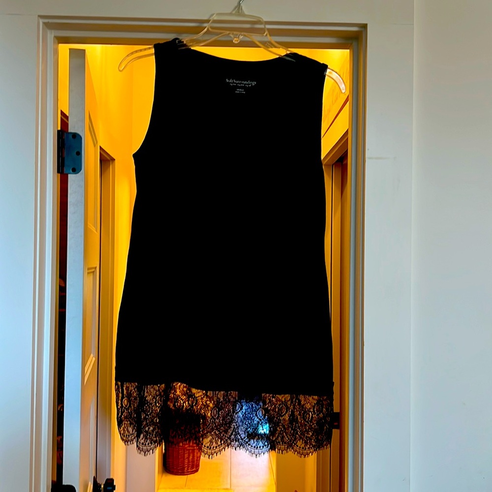 Soft surroundings black lace bottom top sleeveless
